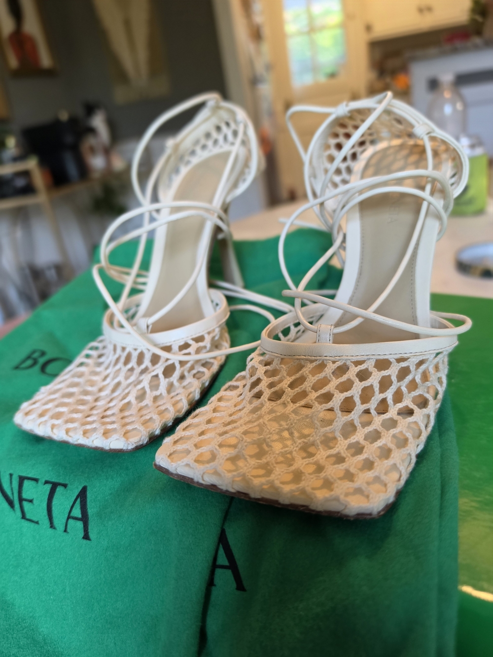Bottega Veneta White Fishnet Lace-Up Stiletto Heels Size 7.5 - Picture 4 of 16